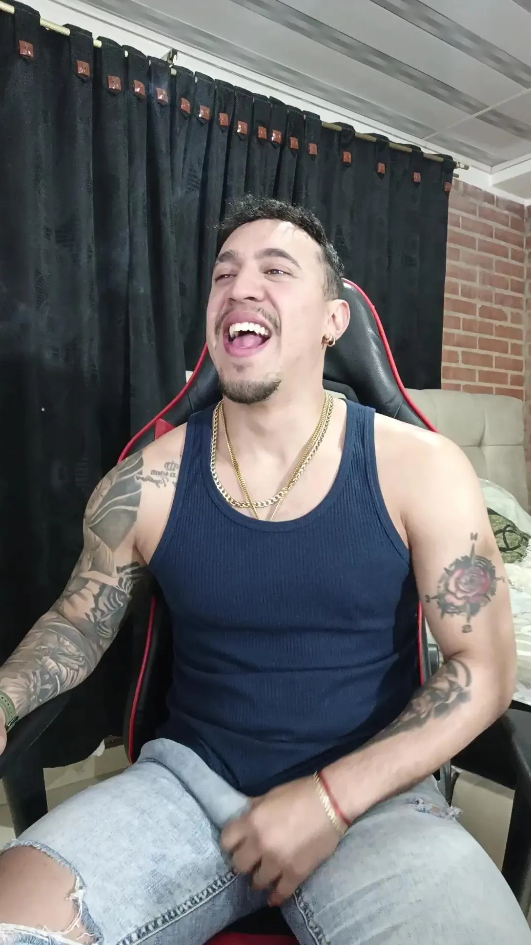 Freechat Im_massimo777 on Cam4