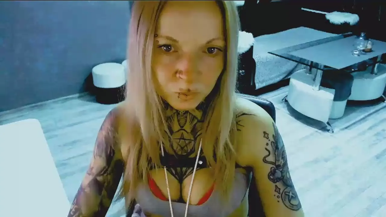 Freechat InesDesire on Cam4