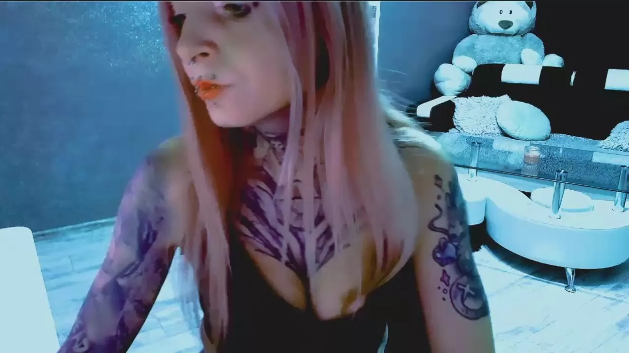 Freechat InesDesire on Cam4