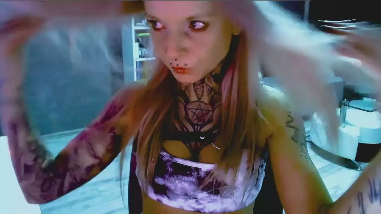 Freechat InesDesire on Cam4