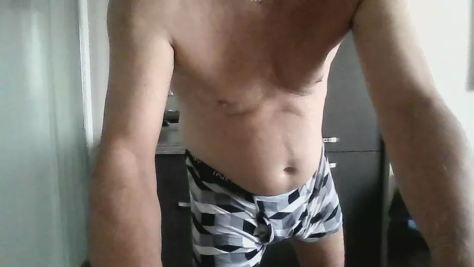 Offline isodan1 on Cam4