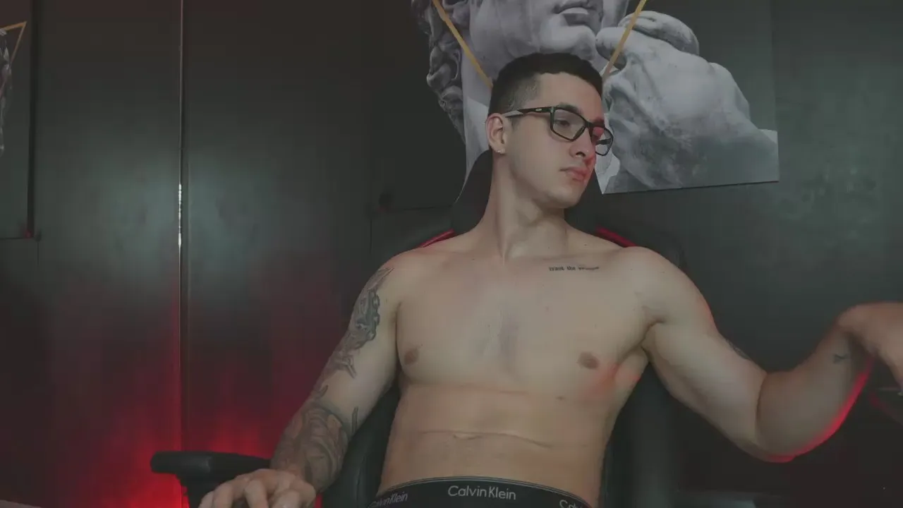 JacksonOlsenn —  #armpits #masturbation #milk #C2C #cum #smoke