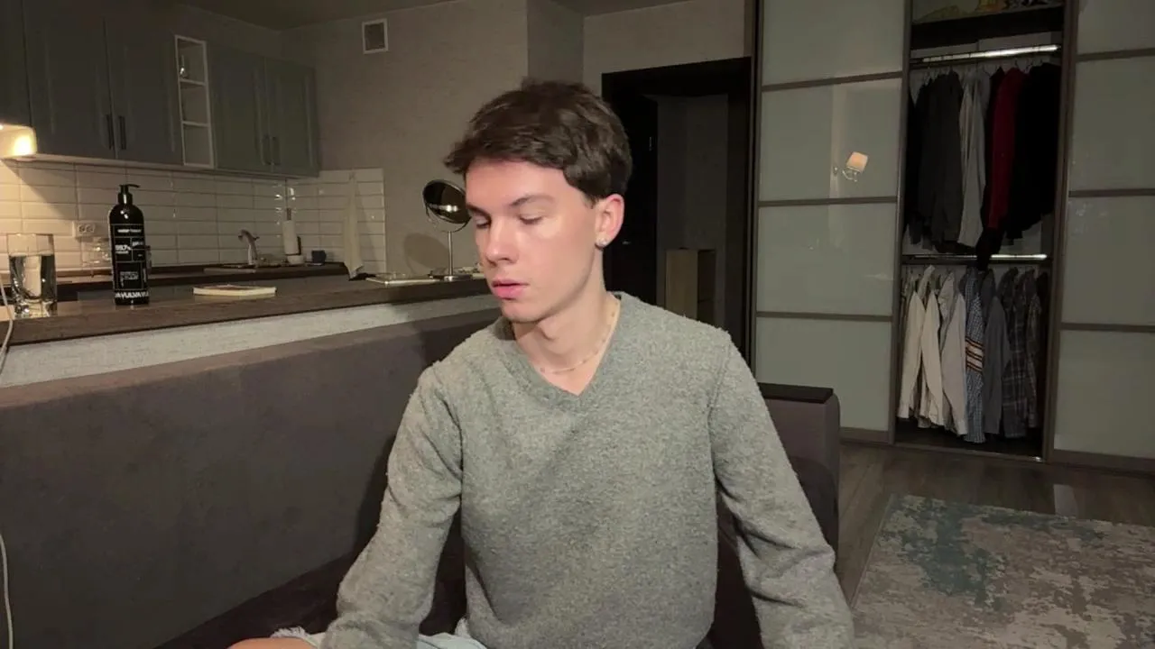 JeremyScotty —  #C2C #spanking #feet #ass #gamer #masturbation #cute