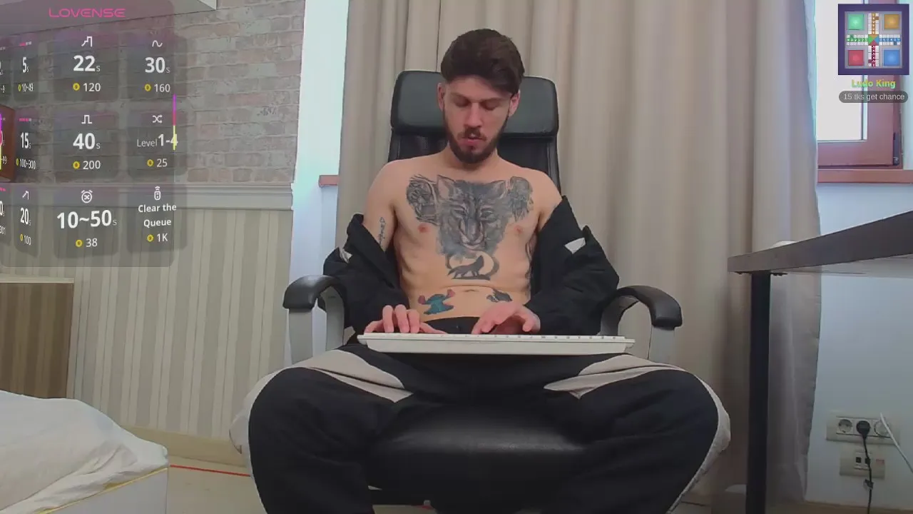 Offline JonahShaw on Cam4