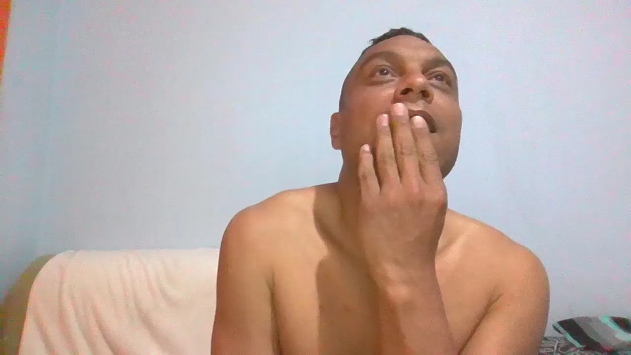 Offline Juanchovergon22 on Cam4