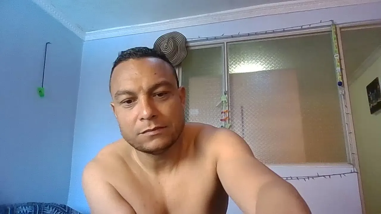 Offline Juanchovergon22 on Cam4