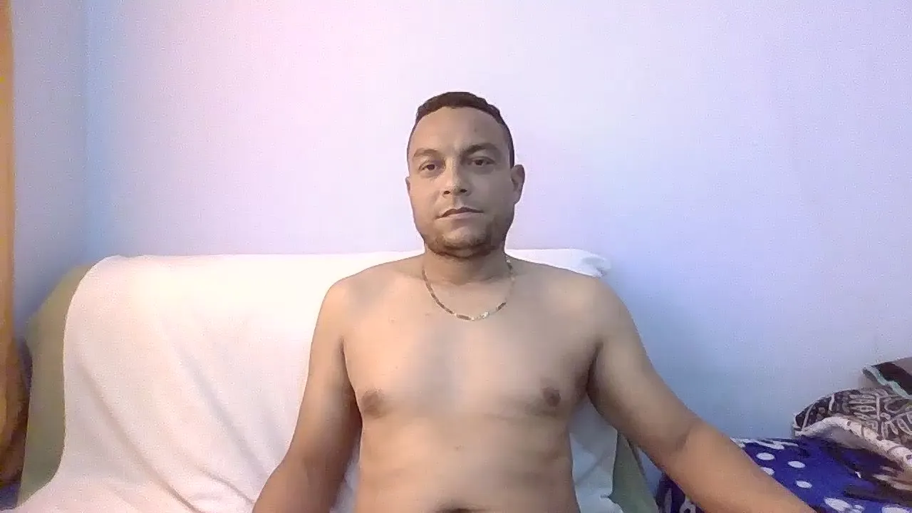 Offline Juanchovergon22 on Cam4