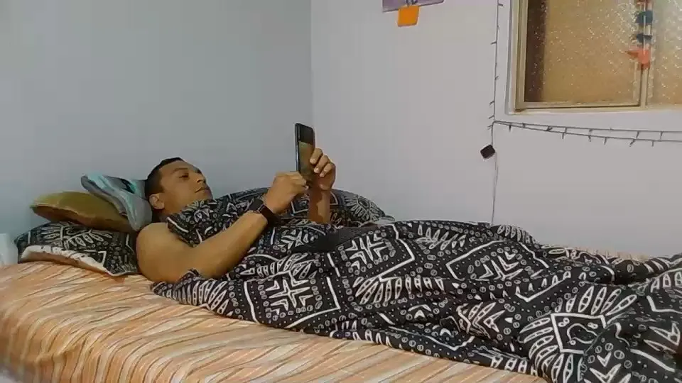 Offline Juanchovergon22 on Cam4