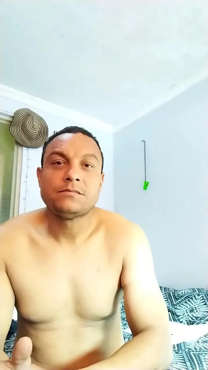 Offline Juanchovergon22 on Cam4