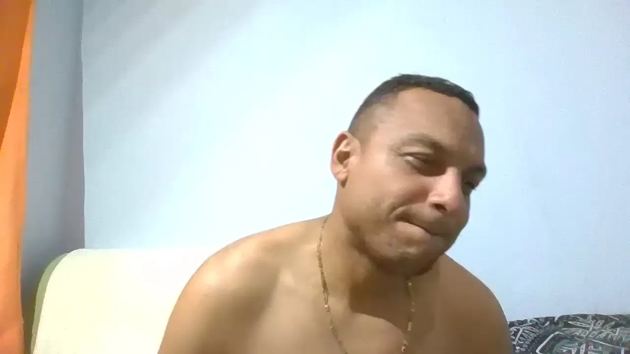 Offline Juanchovergon22 on Cam4