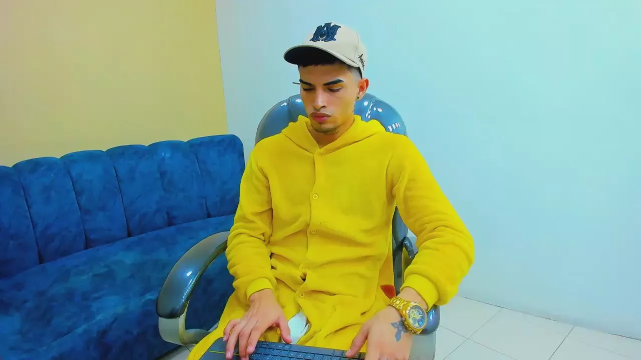 Offline KalvinVoy on Cam4