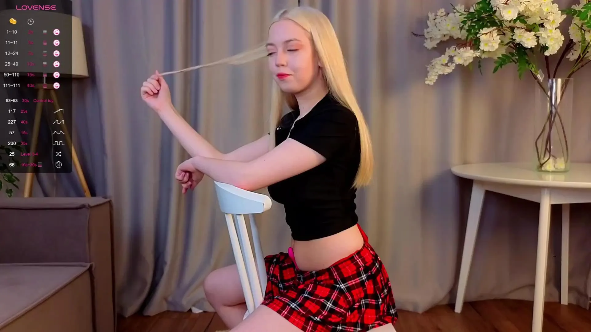 Freechat KarenLowe on Cam4