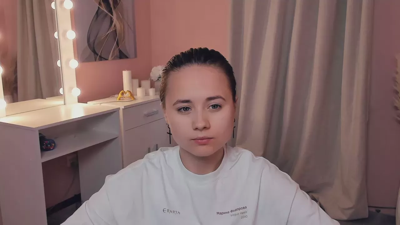 Offline KelleeWitschi on Cam4