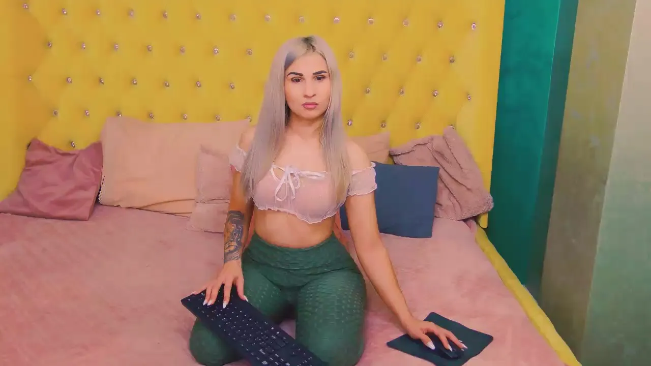 Offline KiraSmith on Cam4