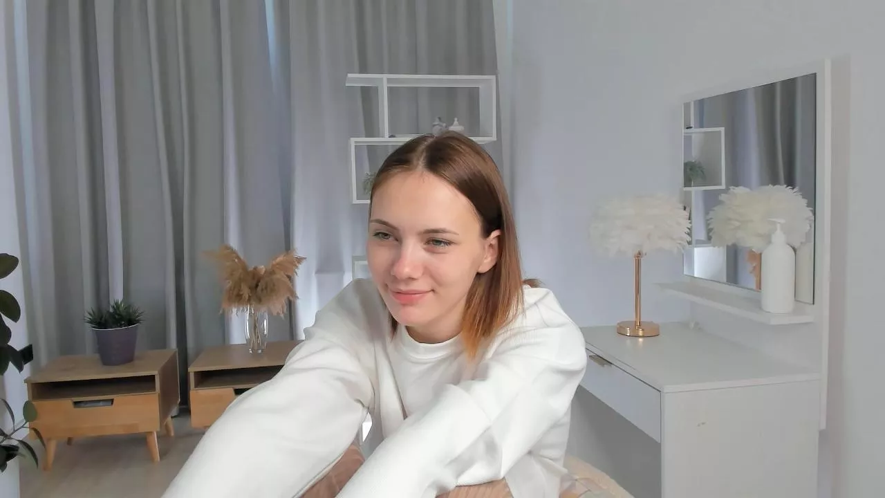 Freechat KristanNewness on Cam4