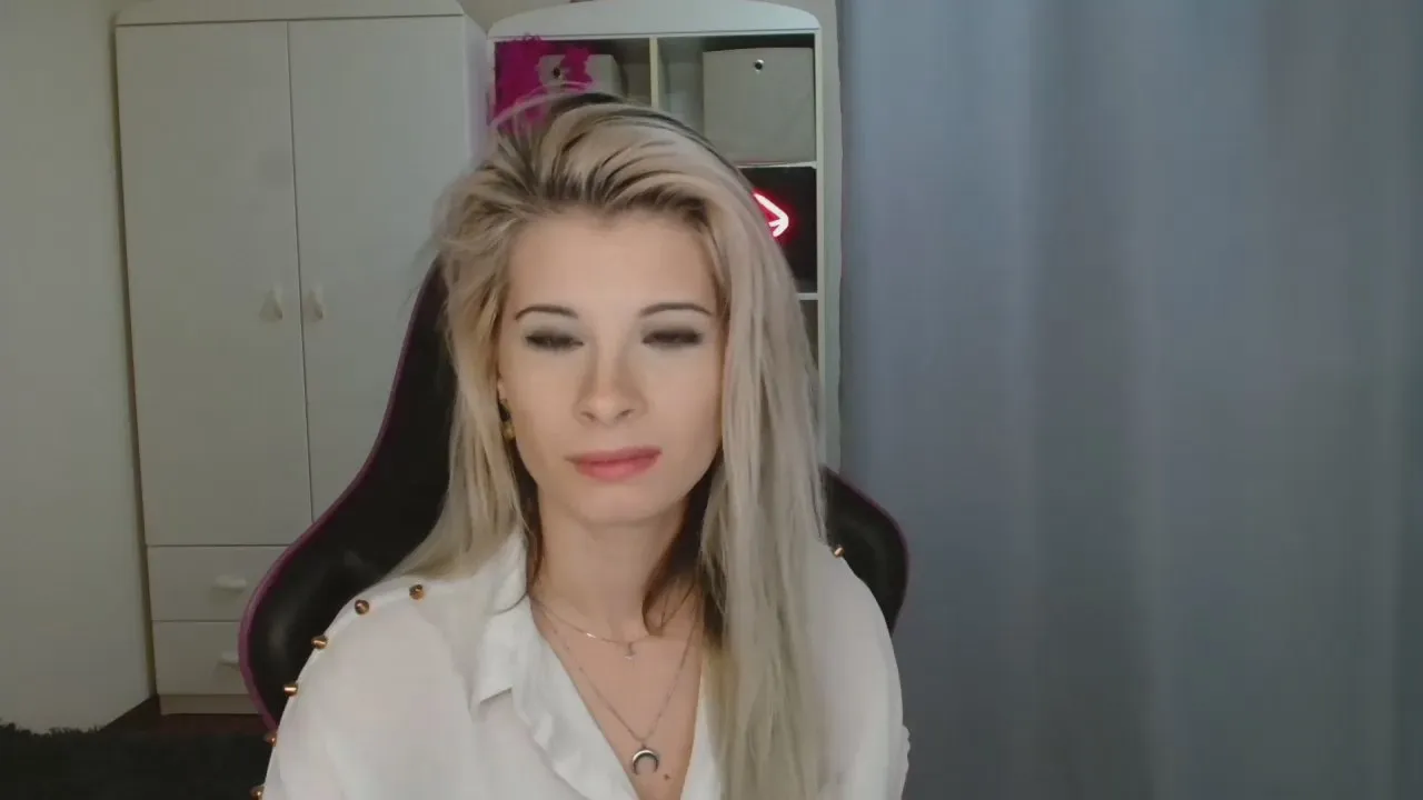 Offline KristineSensual on Cam4