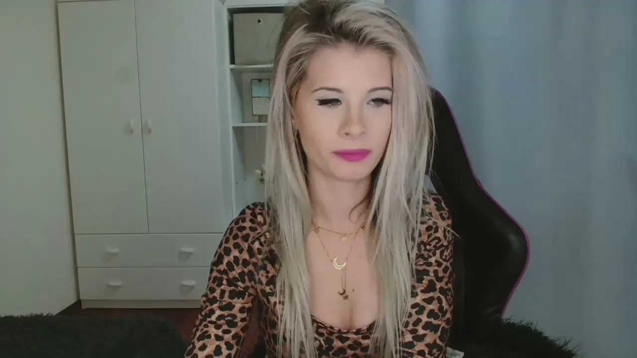 KristineSensual —  #schoolgirl #C2C #cute #gamer #amateur