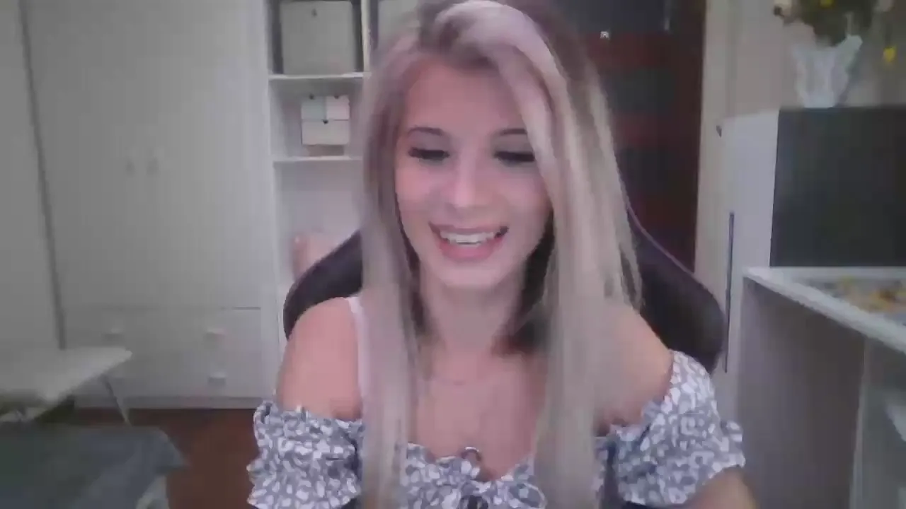 Offline KristineSensual on Cam4