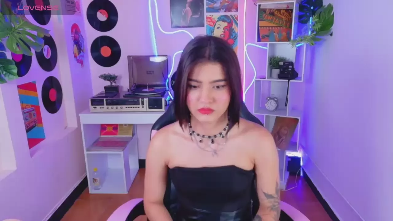 Freechat la_diabla_1 on Cam4