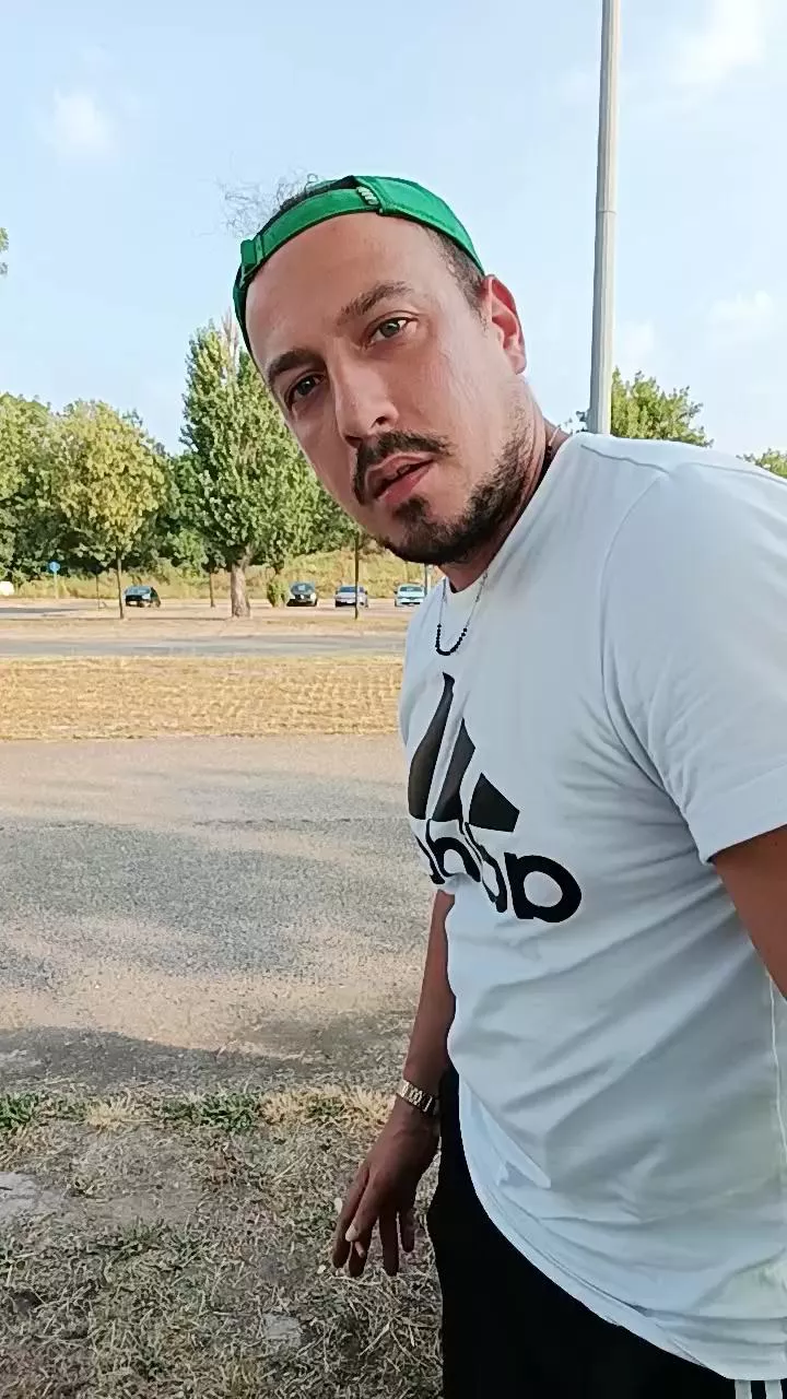 Offline Legolar on Cam4