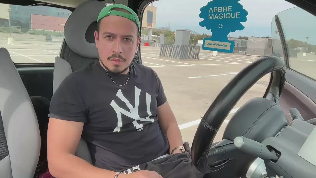 Offline Legolar on Cam4