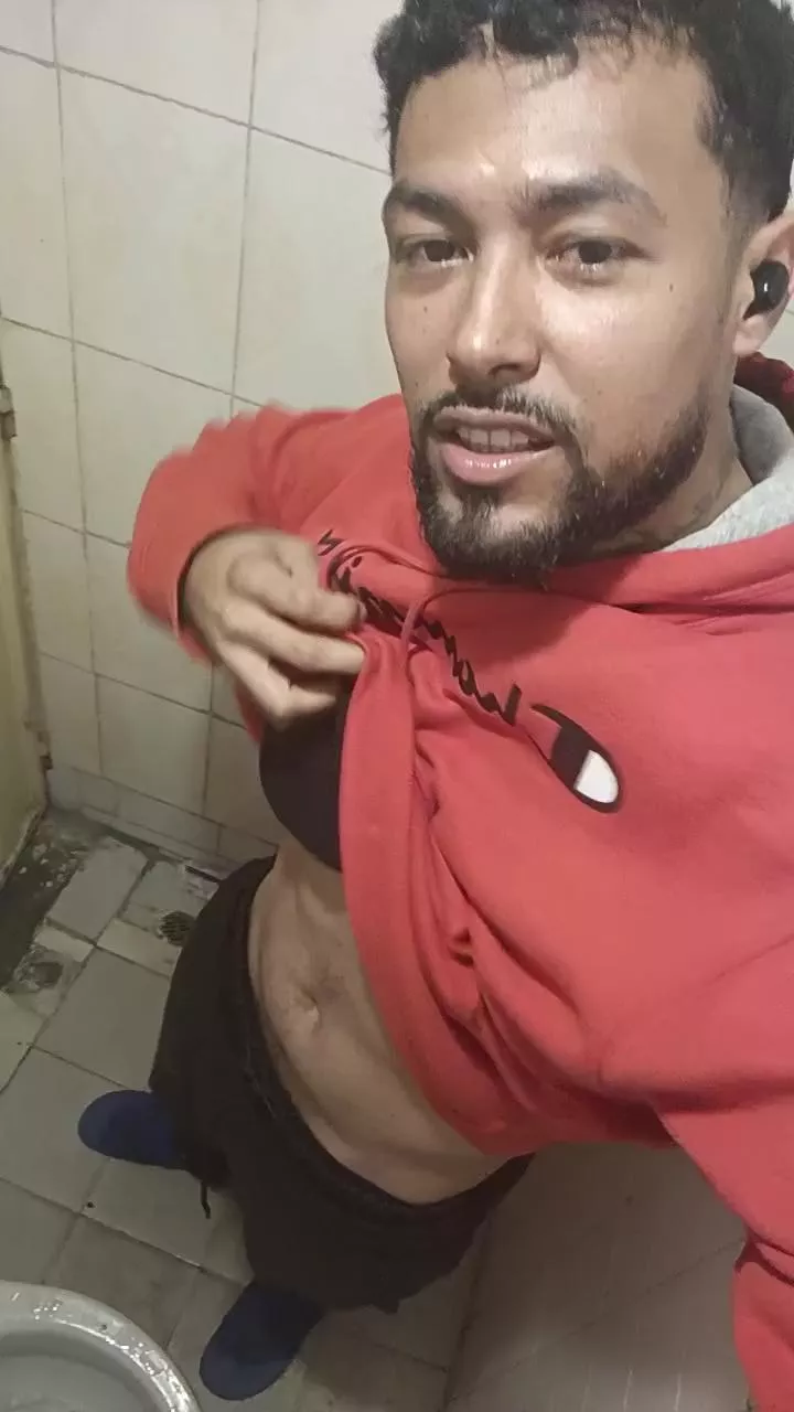 Offline LeonBigCock24 on Cam4