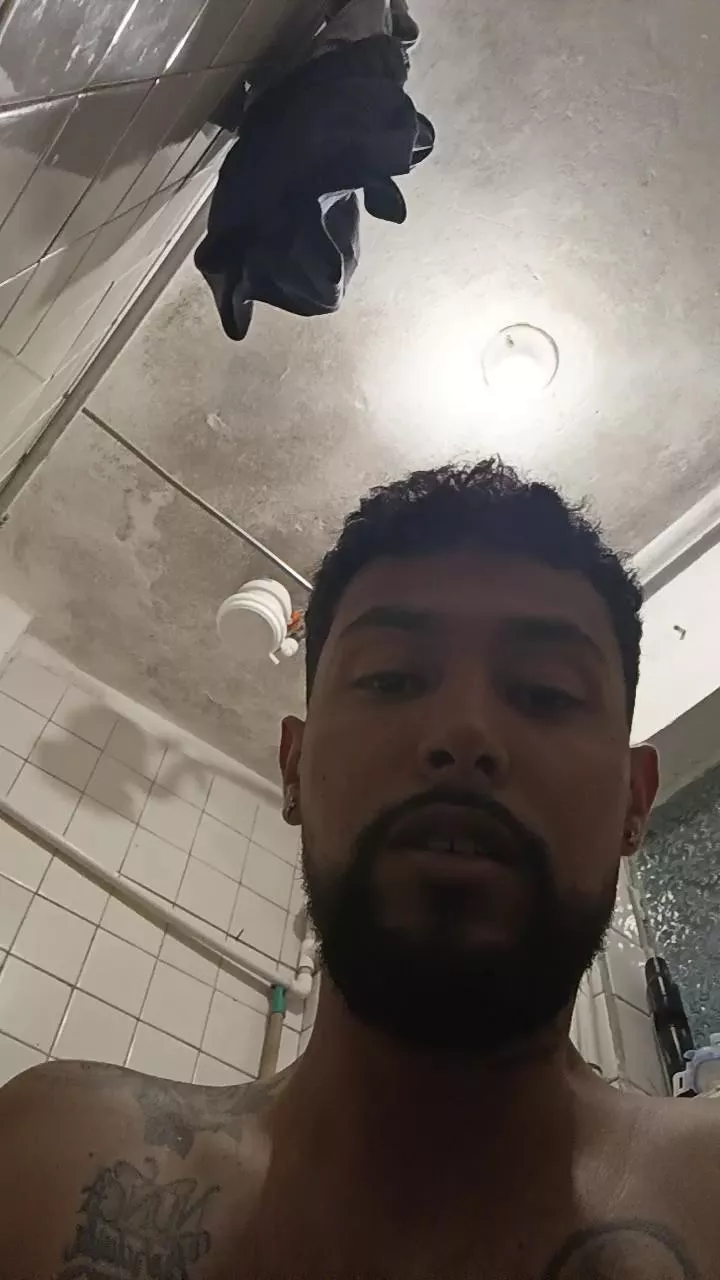 Offline LeonBigCock24 on Cam4