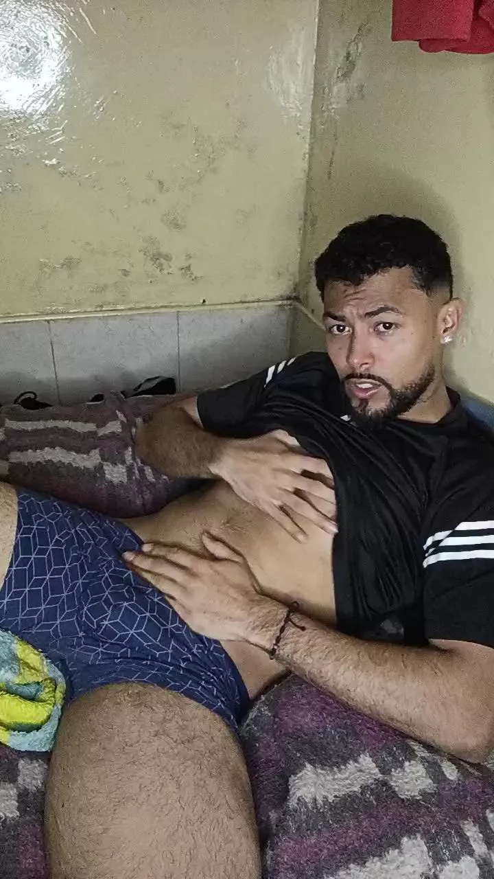 Offline LeonBigCock24 on Cam4