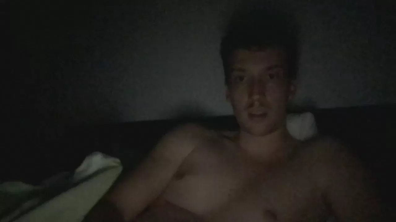 Offline LeonToPlay on Cam4