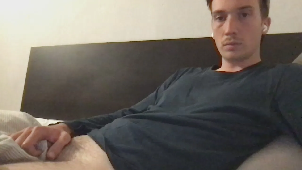 Offline LeonToPlay on Cam4