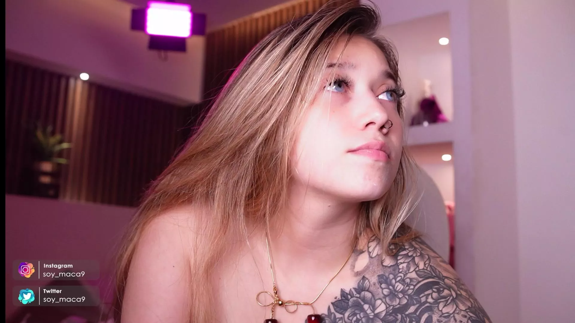 Offline LilithGray9 on Cam4