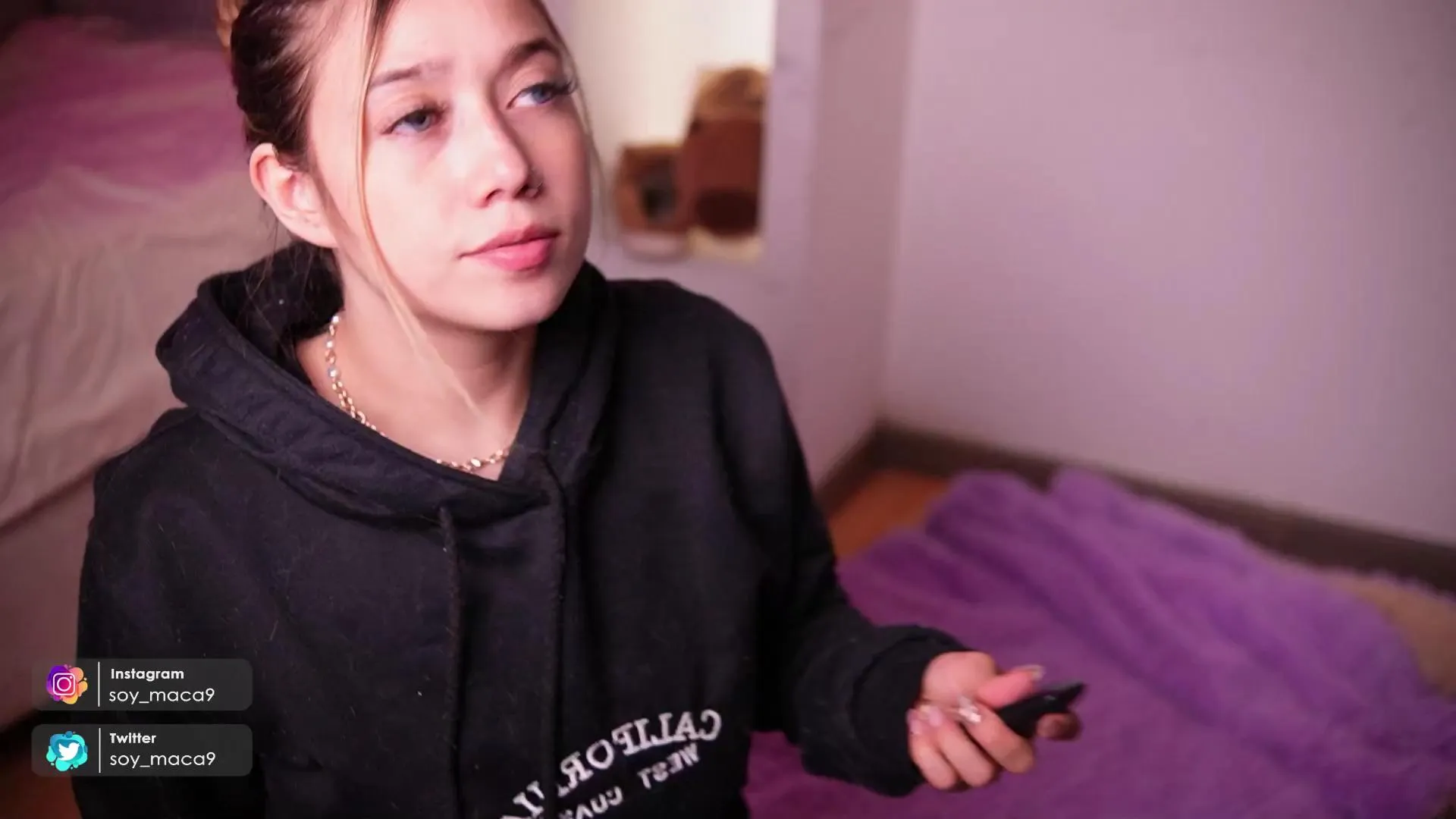 Offline LilithGray9 on Cam4