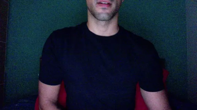 Offline LucaCamIn on Cam4