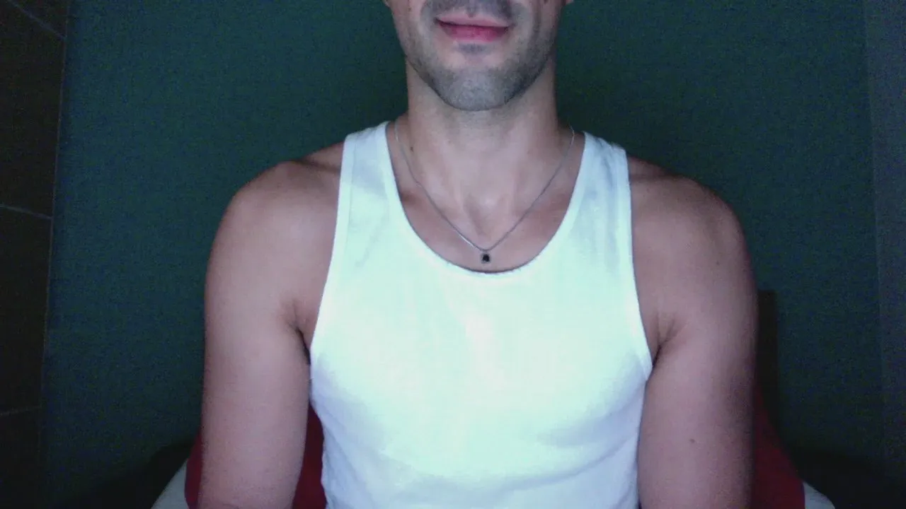 Offline LucaCamIn on Cam4