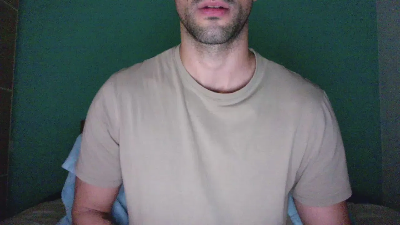 Offline LucaCamIn on Cam4