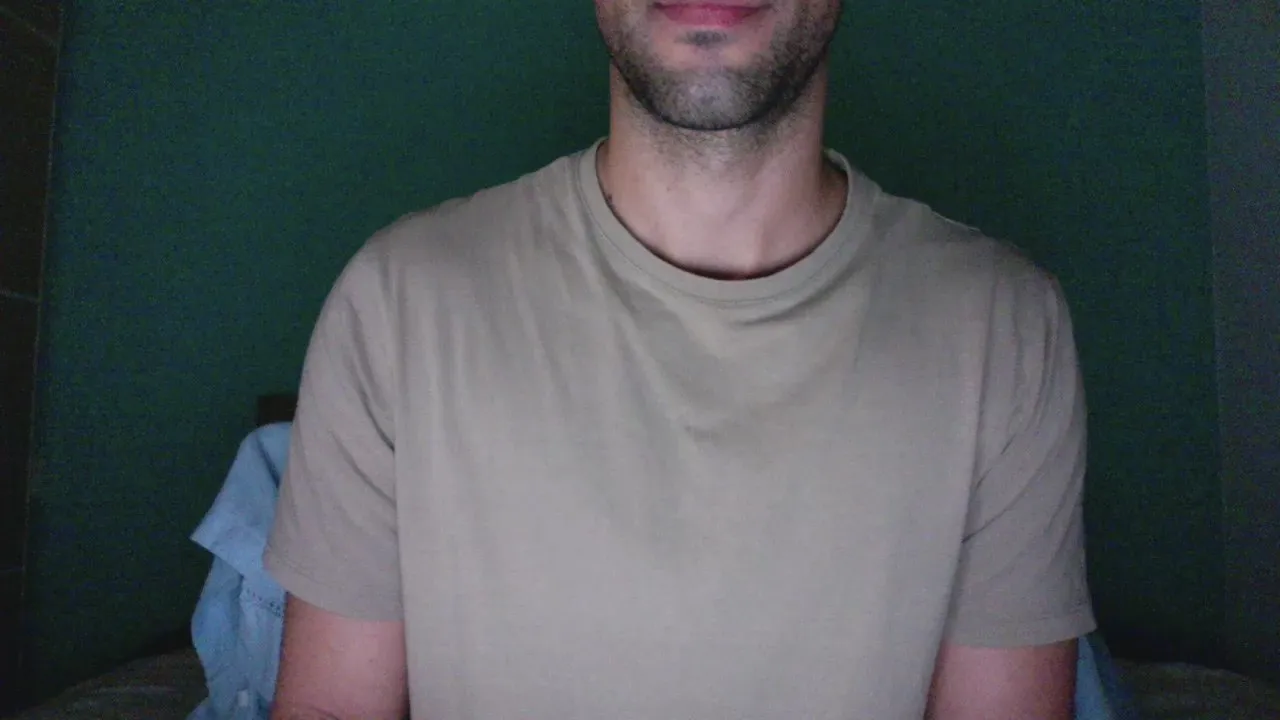 Offline LucaCamIn on Cam4