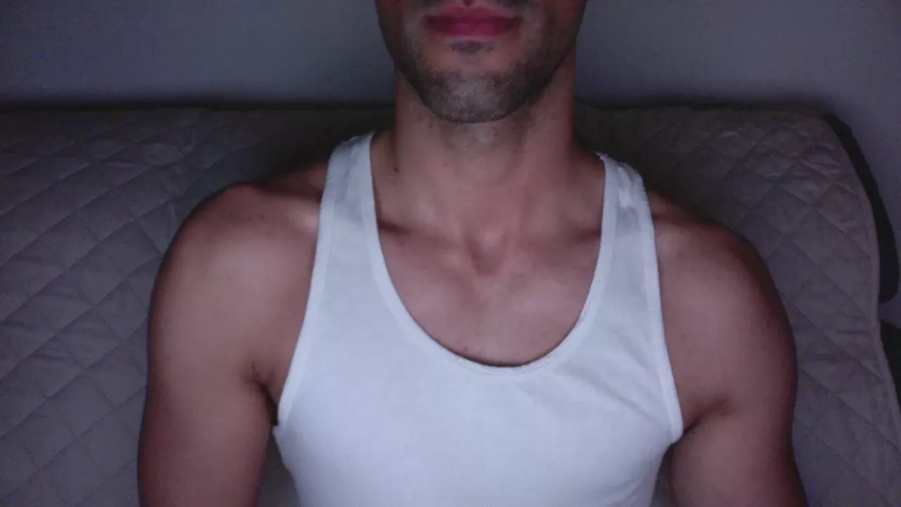 Offline LucaCamIn on Cam4