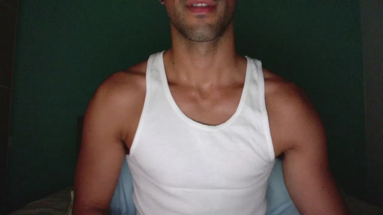 Offline LucaCamIn on Cam4