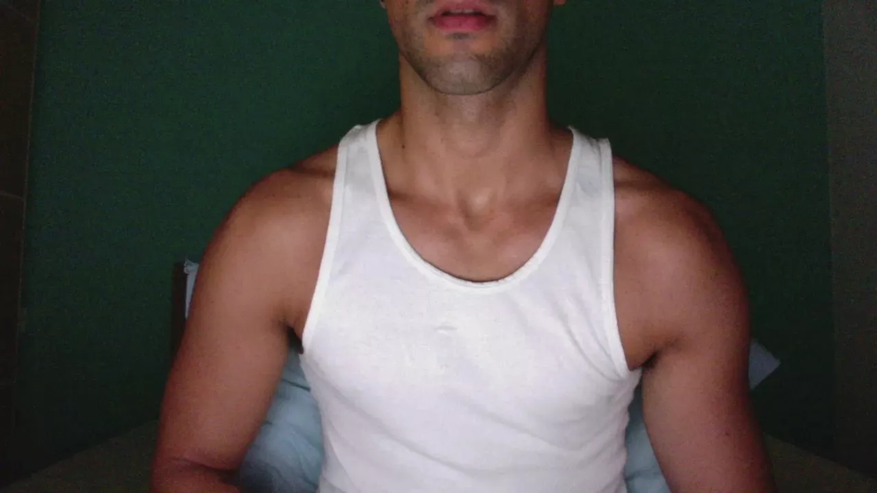 Offline LucaCamIn on Cam4