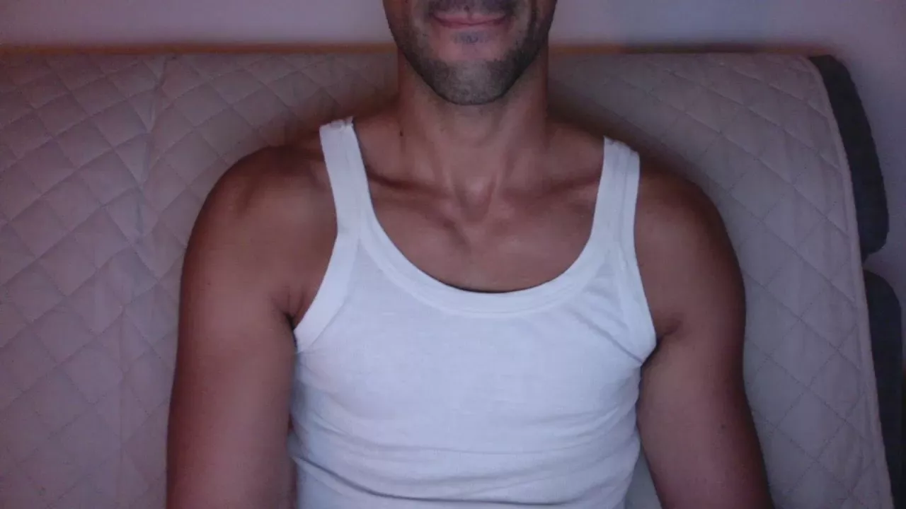 Offline LucaCamIn on Cam4