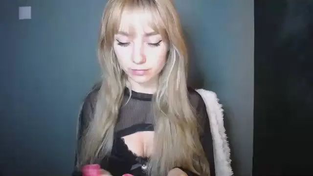 Offline LuciaAdorable on Cam4