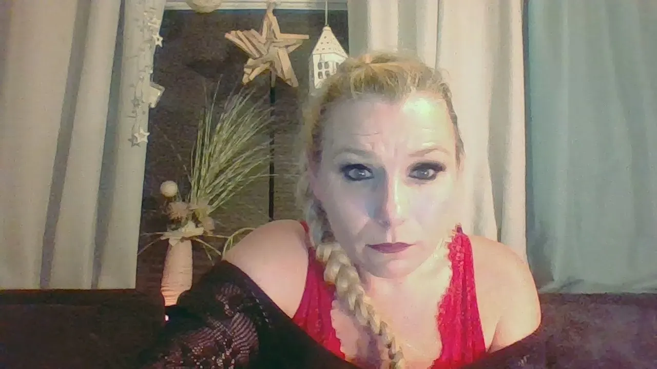 Offline Luluangel2005 on Cam4