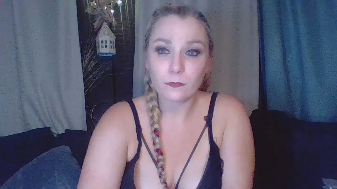 Offline Luluangel2005 on Cam4