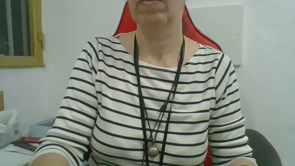 Offline Lunamaya7 on Cam4