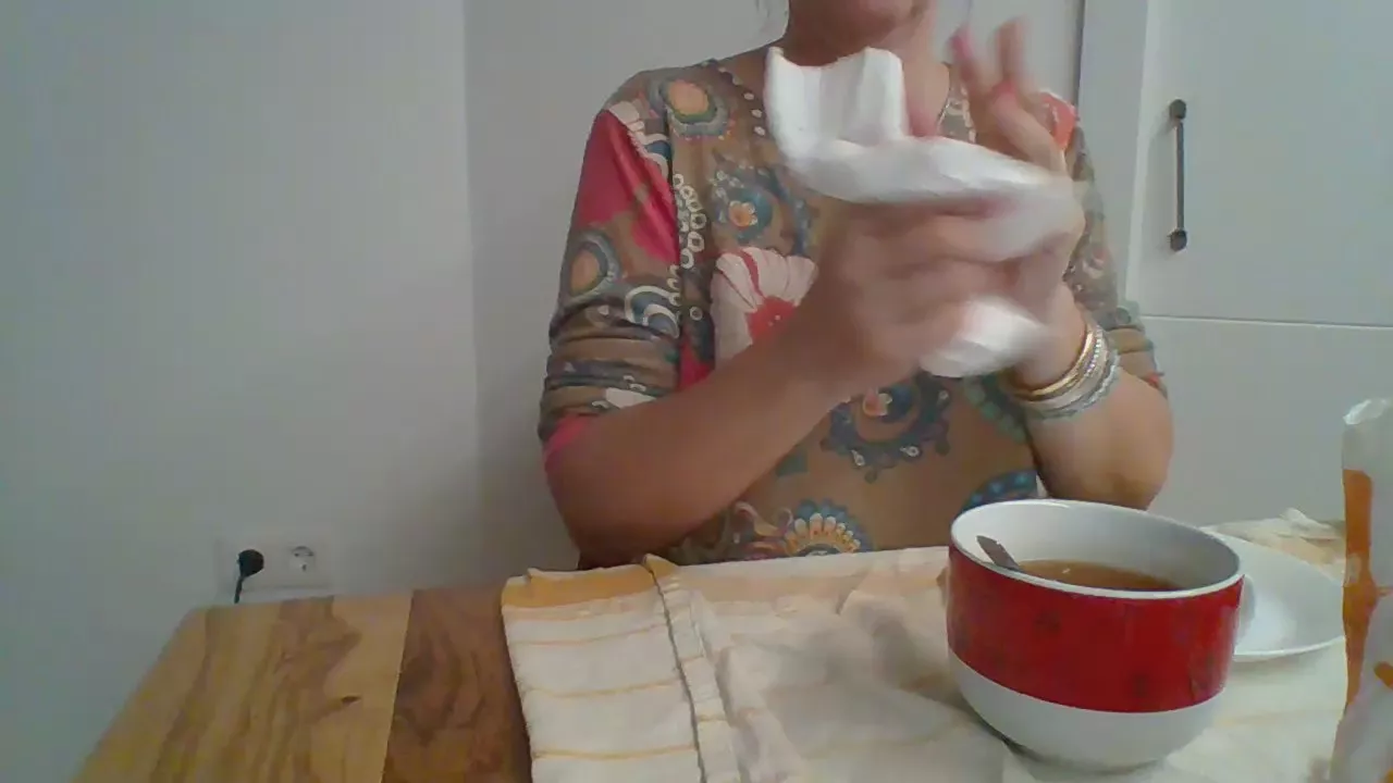 Offline Lunamaya7 on Cam4