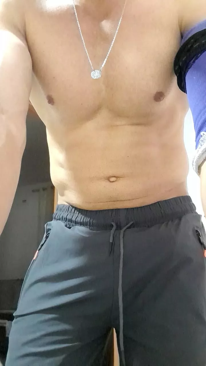 Offline MACHO_PUTO33 on Cam4