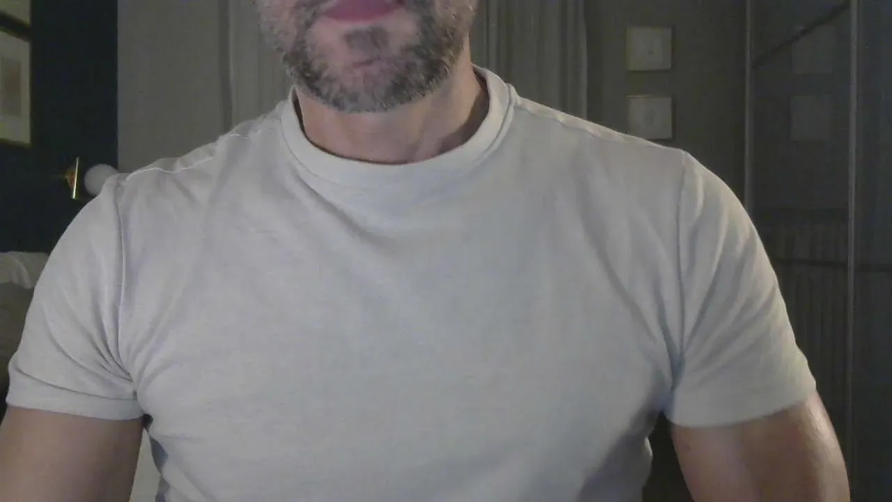 Offline madmaxifun on Cam4