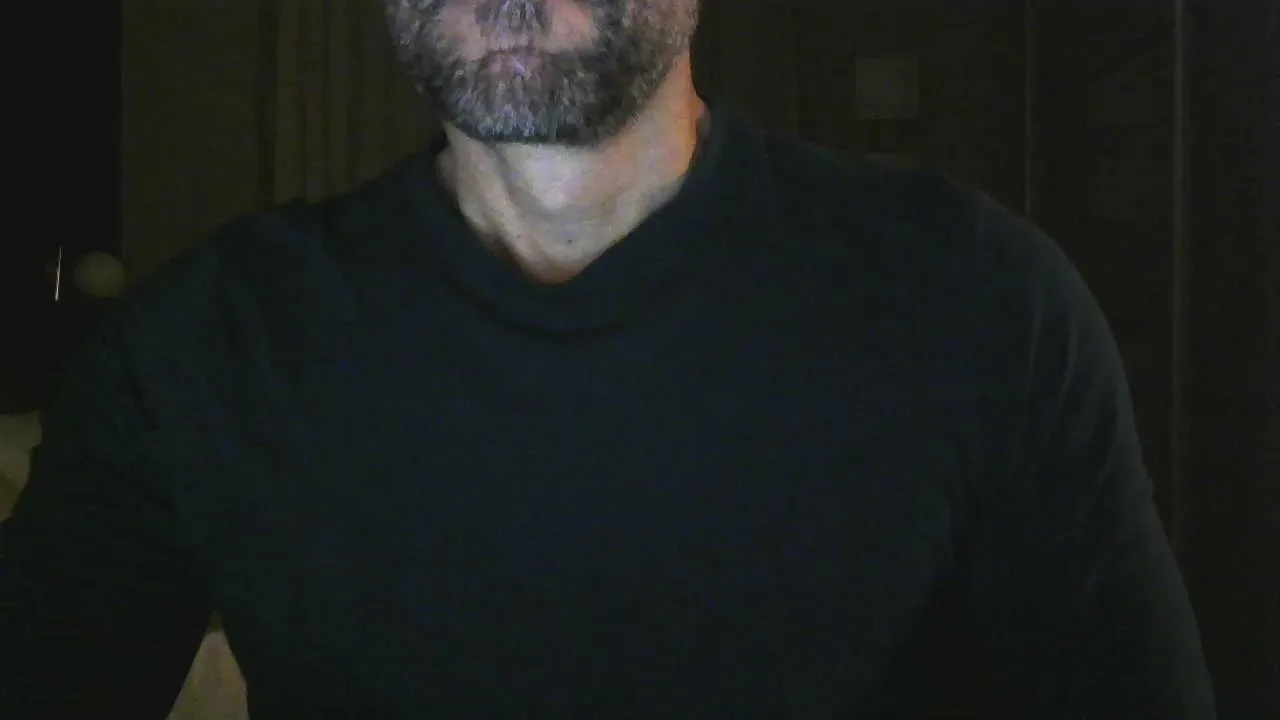 Offline madmaxifun on Cam4