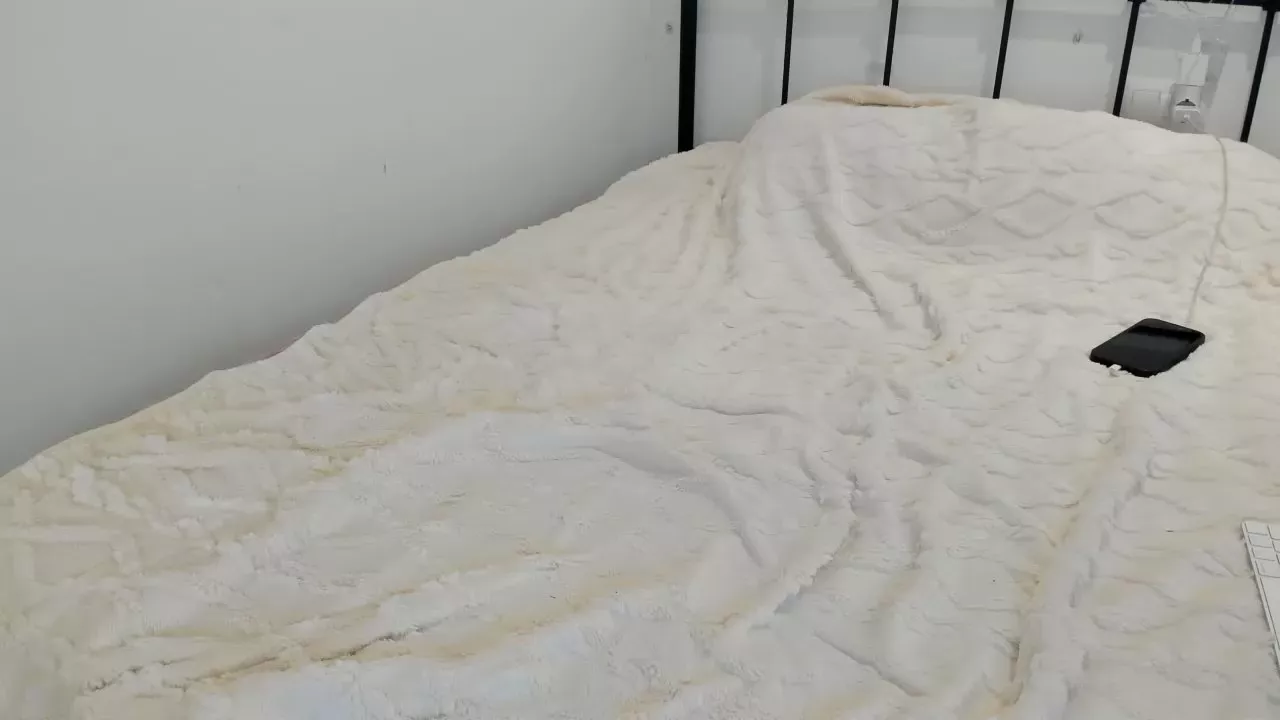 Offline Maria18_MAD on Cam4