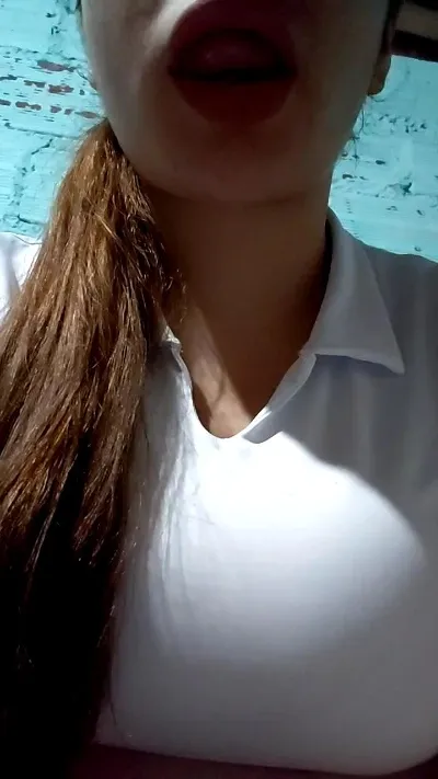 Mariana_Loving — #amateur #feet #cute #pee #squirt #C2C #schoolgirl